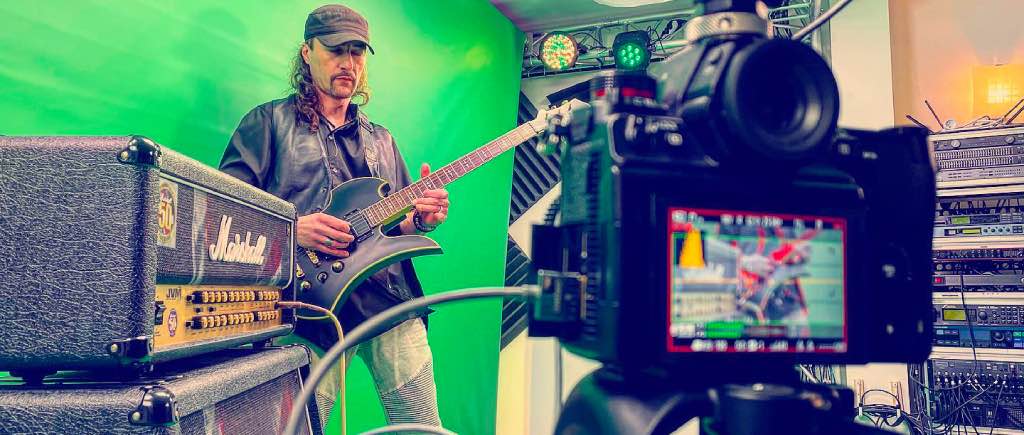 Tournage vidéo à Fonvert avec le guitariste Sterpi en pleine performance