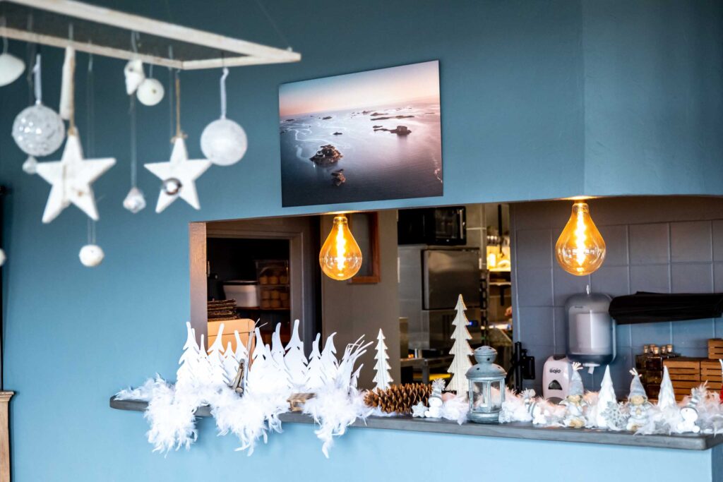 Tirages photos exposés au restaurant L’Abbesse, au Temps des Voiles à Plougasnou